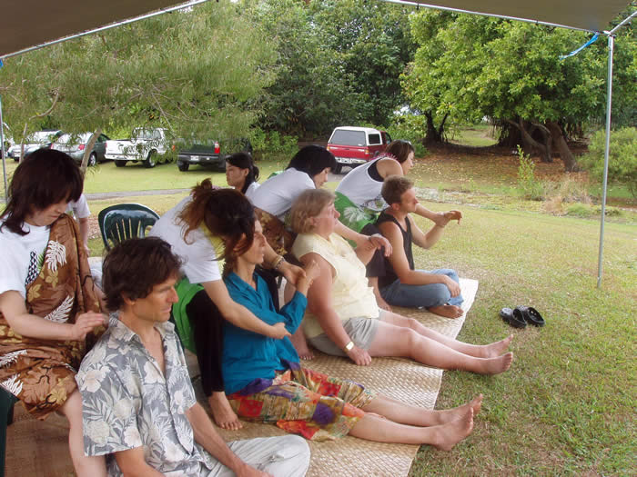 Lomi Lomi Demo at Amy Greenwell Ethnobotanical Gardens