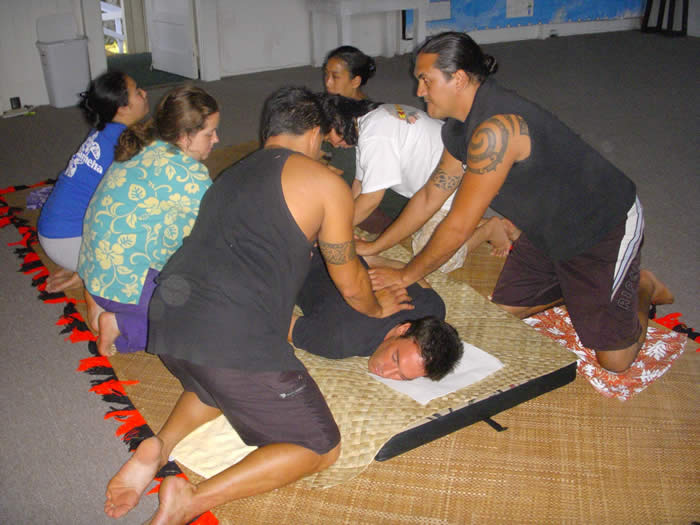 lomi lomi clinic