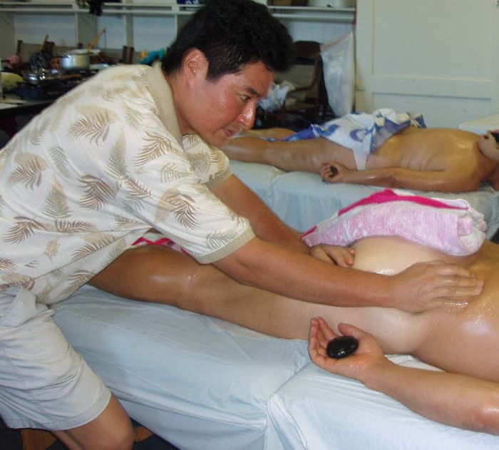 Lomi Lomi Massage Session